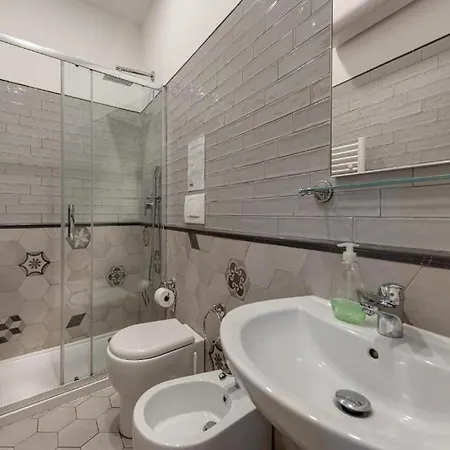 5 Piazza Tribunali -luxury In Center ゲストハウス 3*