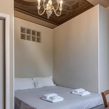 ゲストハウス 5 Piazza Tribunali -luxury In Center